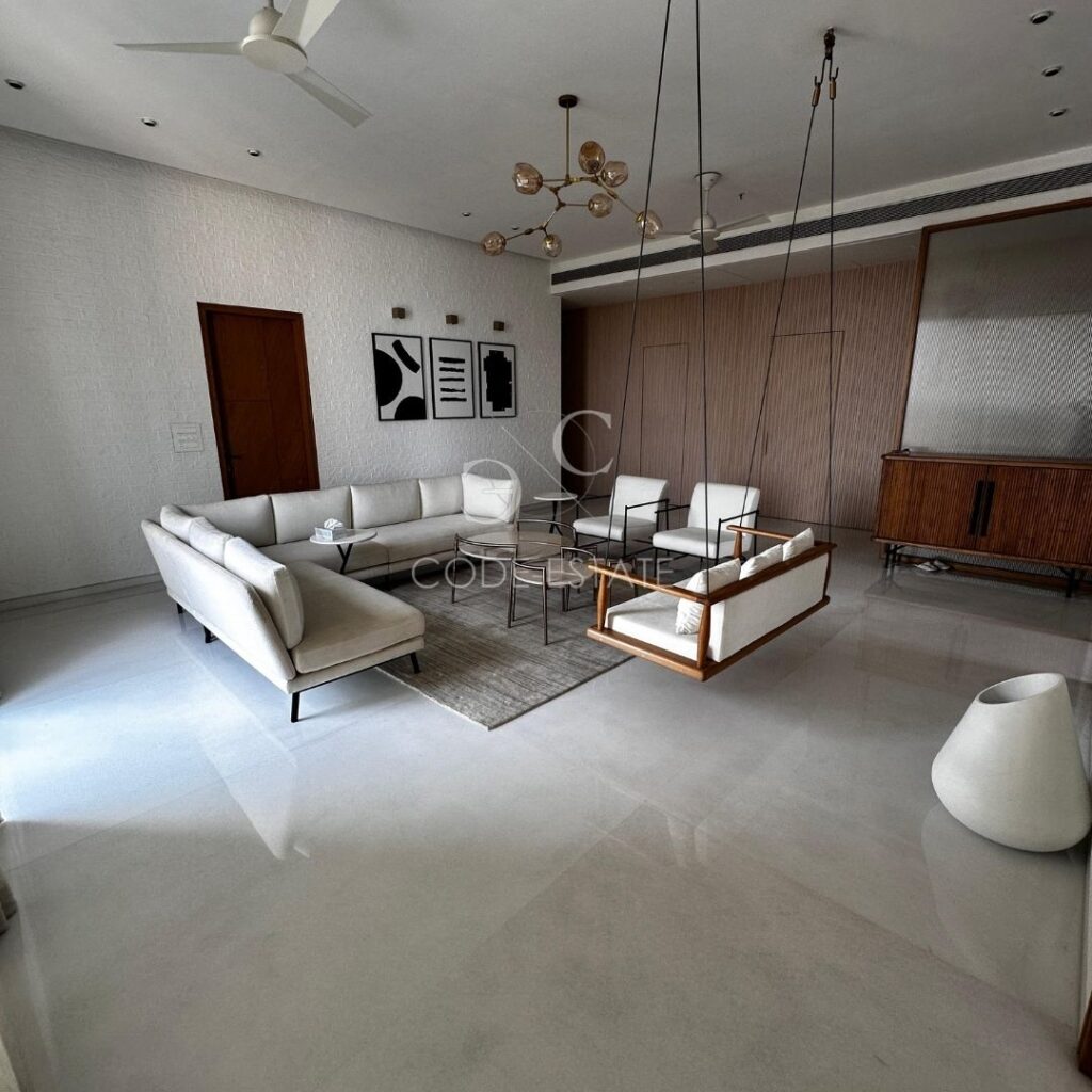4bhk high floor property jvpd